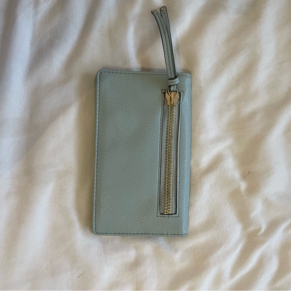 4 Wallets! - Picture 1 of 15